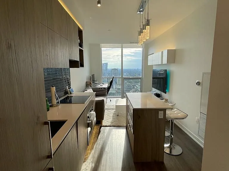 1 Yorkville Ave #3103 — Photo 2