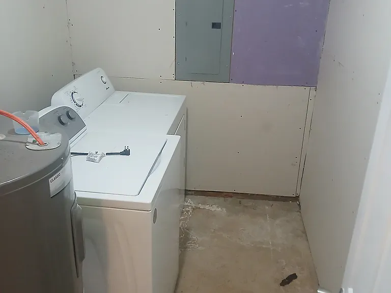 230 Northwest Ave — Photo 8