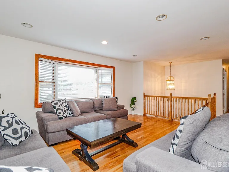 5 Timothy Ct — Photo 8