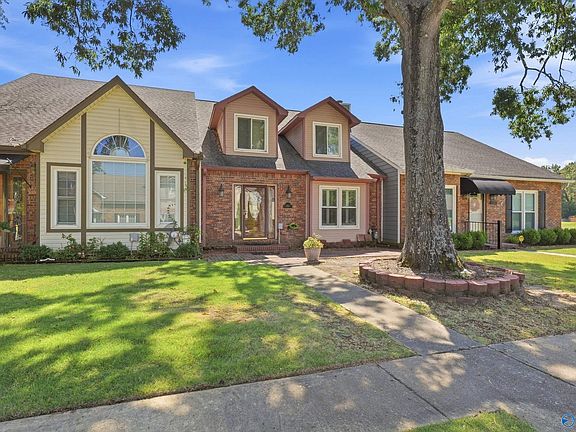 2nd image of 1563 River Bend Pl SE