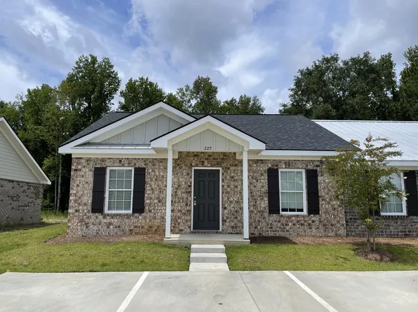 225 Waybill Cir, Statesboro, GA