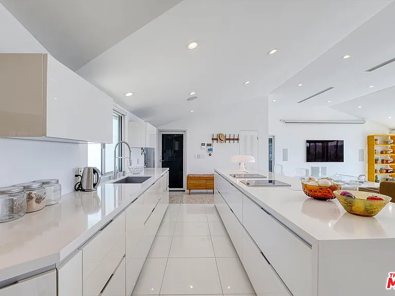 11001 Wrightwood Pl — Photo 14