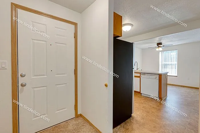 13738 NE Glisan St #3 — Photo 4