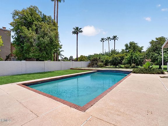3rd image of 3059 E INVERNESS Avenue