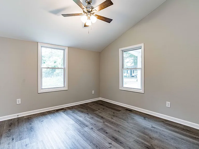 410 Longfellow St — Photo 18