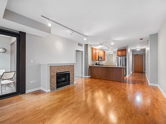 3rd image of 1212 N Wells St APT 502
