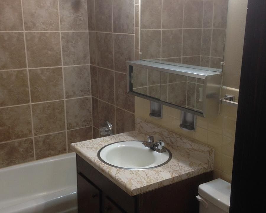 2nd image of 941 N River Dr APT 304