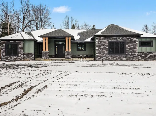 19332 Sweetbriar Ct, Bristol, IN 46507