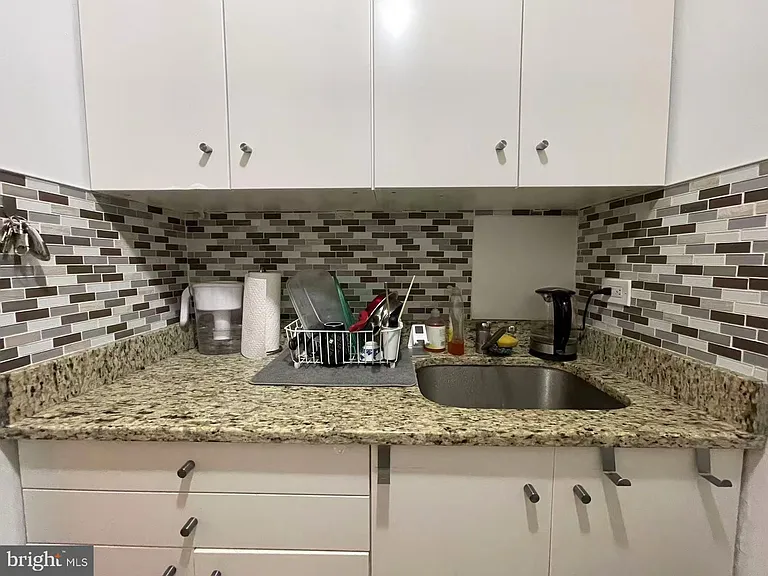 210 Locust St #22EW — Photo 17