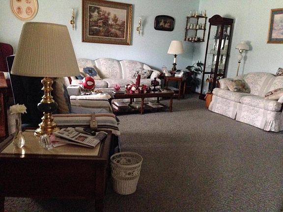5th image of 610 Eaton St