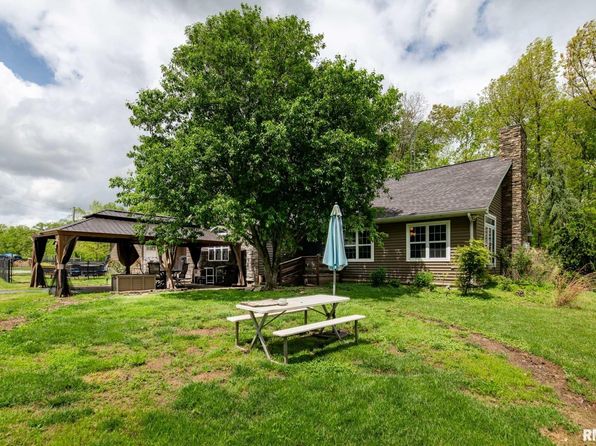 17503 N Woodlawn Ln, Woodlawn, IL 62898