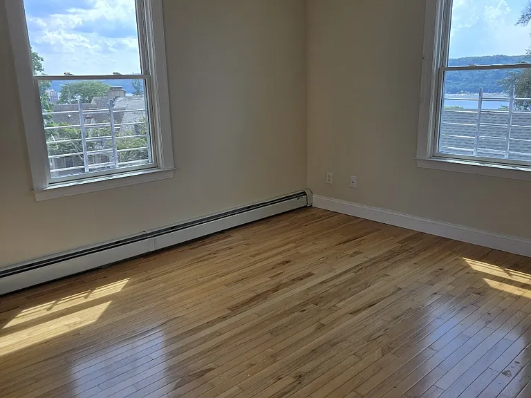 385 Palisade Ave #2 — Photo 6