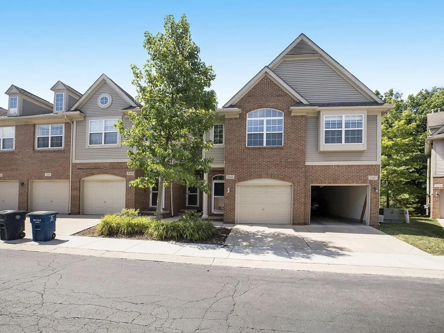 2 bed, 2.5 bath, 2179 sqft, $3,150 — Photo 1