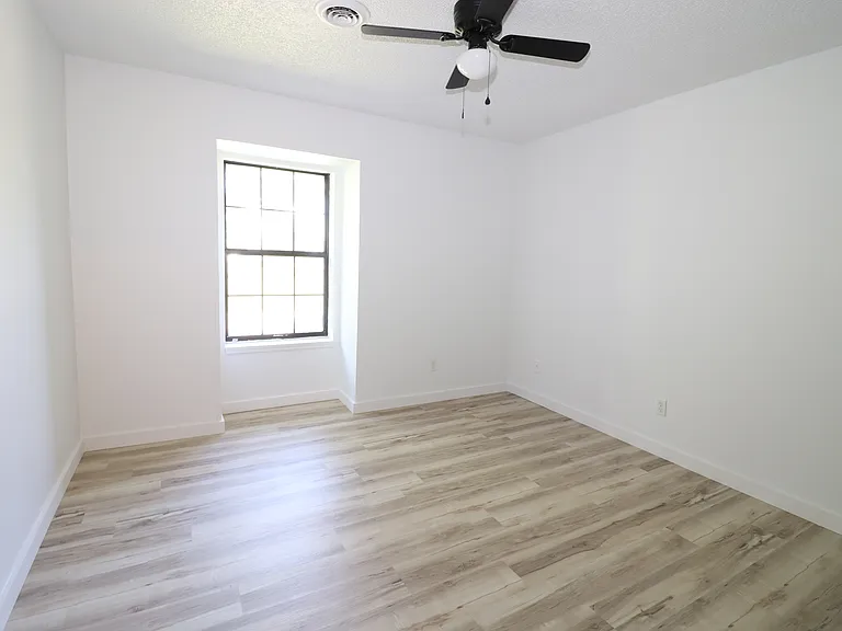 122 Fairway Ave #124 — Photo 16