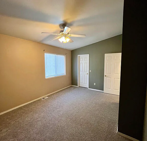 904 Charlo St — Photo 13