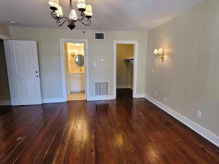517 Dumaine St #1R — Photo 13