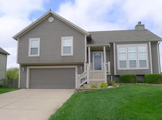 340 N Hickory St, Gardner, KS 66030