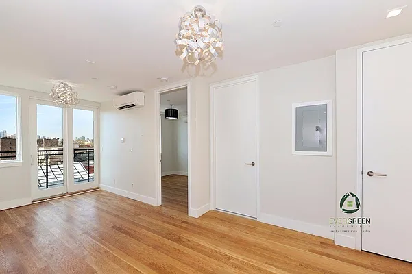 Rented by Evergreen Apartments BK | media 3