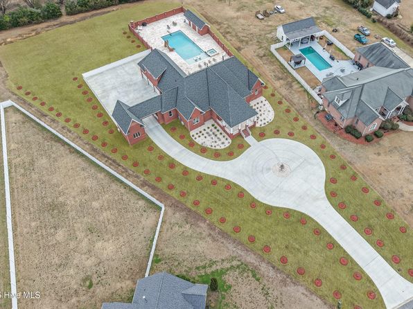 3411 Charter Oaks Drive, Farmville, NC 27828