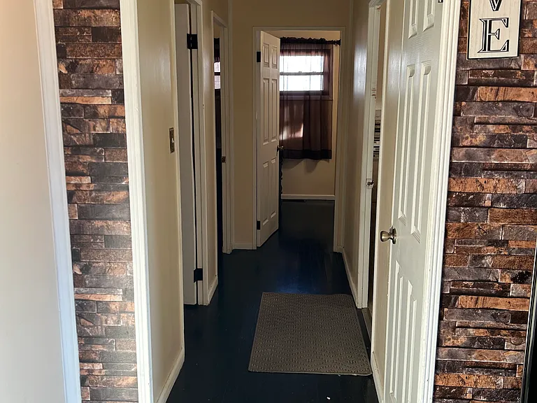 2317 E Dorothy Ln — Photo 5