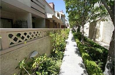 Lovely and well maintained grounds.