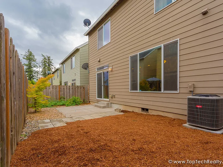 182 NW 209th Ave — Photo 28