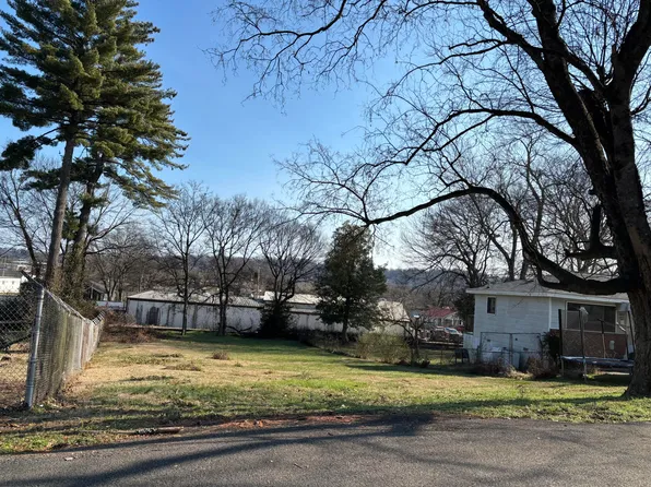 2906 Crescent Cir, Chattanooga, TN 37407