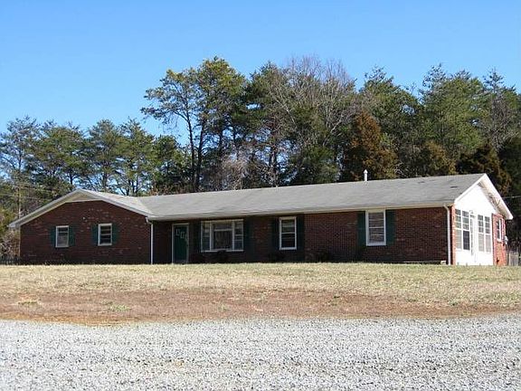 4th image of 4760 Grassland Dr