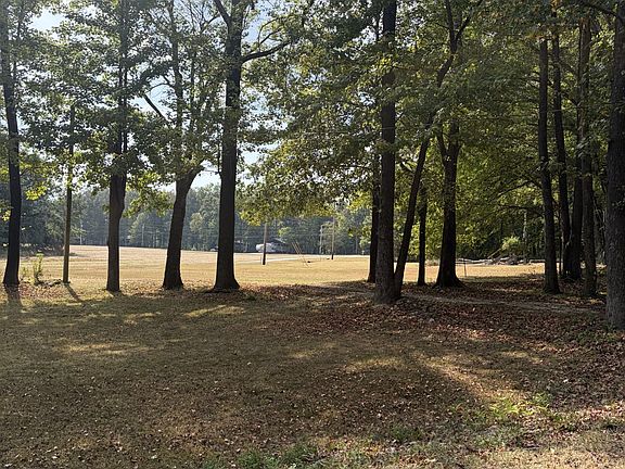 5th image of 920 Elizabeth Ln
