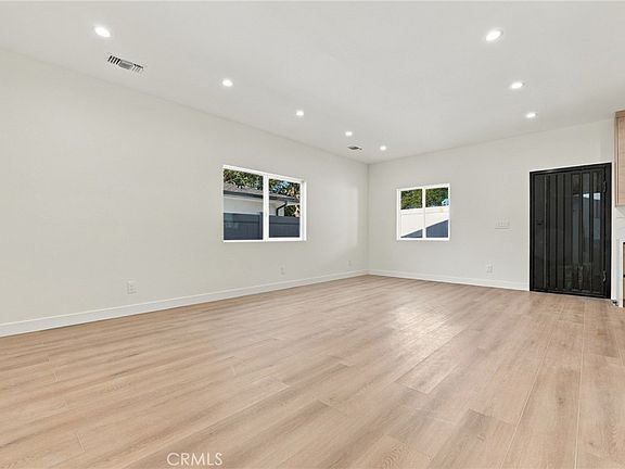 4th image of 10904 Tujunga Canyon Blvd