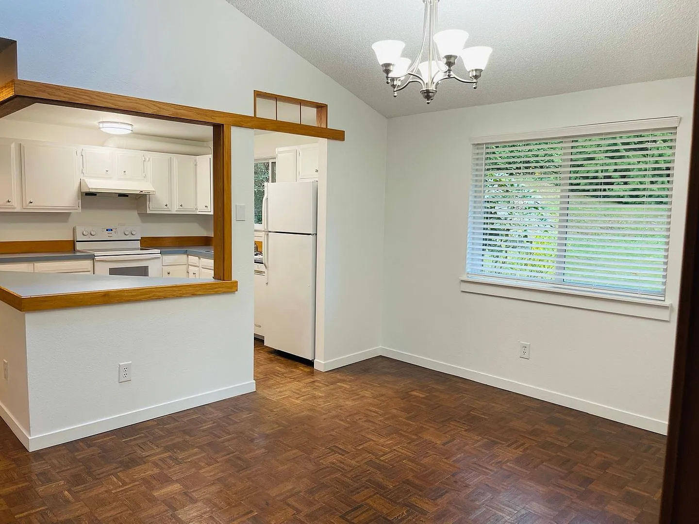 Bainbridge Island - Rolling Bay neighborhood. Lovely One story mid century charmer now available — Photo 4
