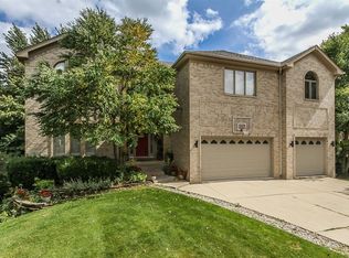 401 Brentwood Ct, Roselle, IL 60172