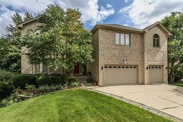 401 Brentwood Ct photo 1