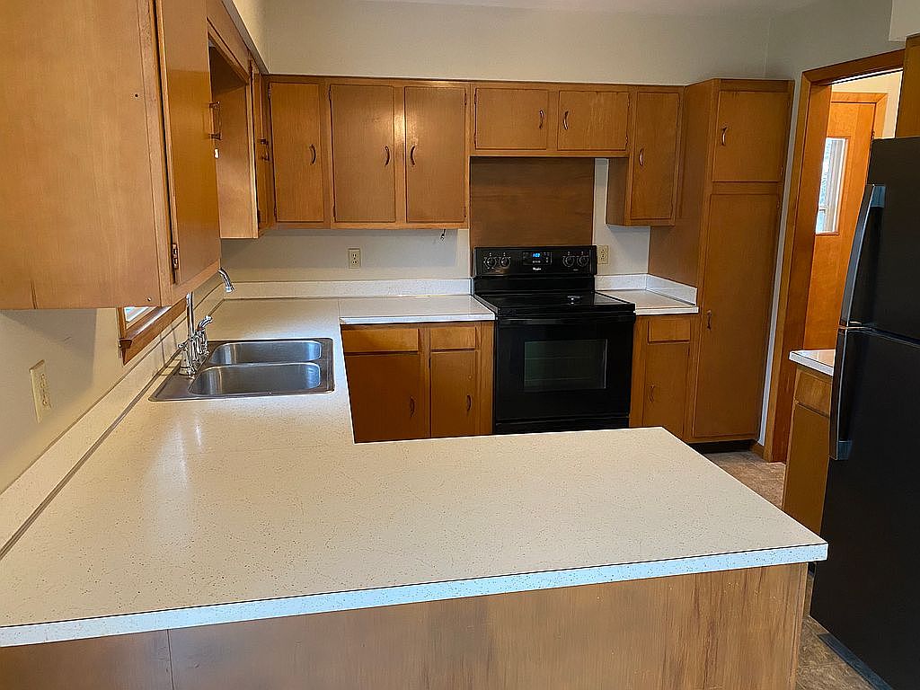 203 11th St NW, Waukon, IA 52172 Zillow