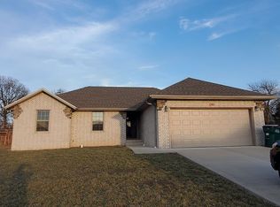 1203 Amanda Ave, Monett, MO 65708
