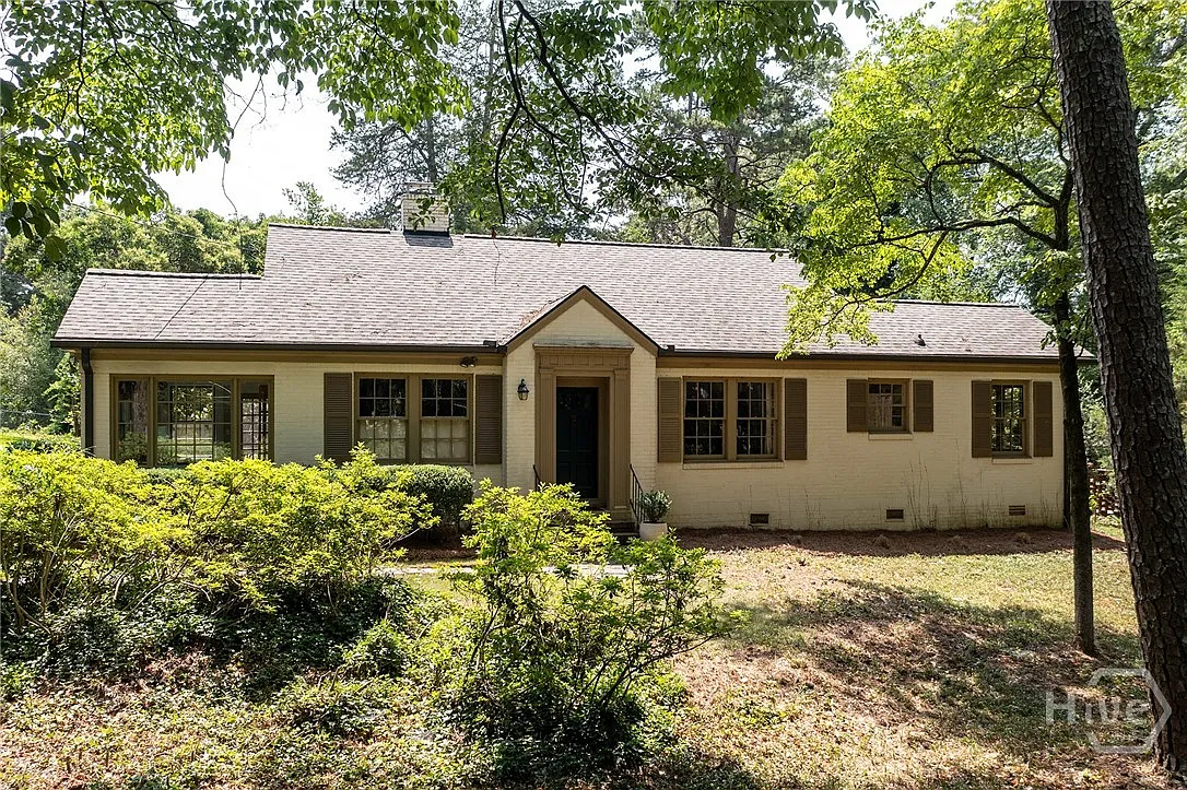 3 bed, 2.0 bath, 1880 sqft, $5,000 — Photo 1