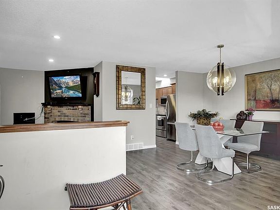 5th image of 176 Catherwood Cres