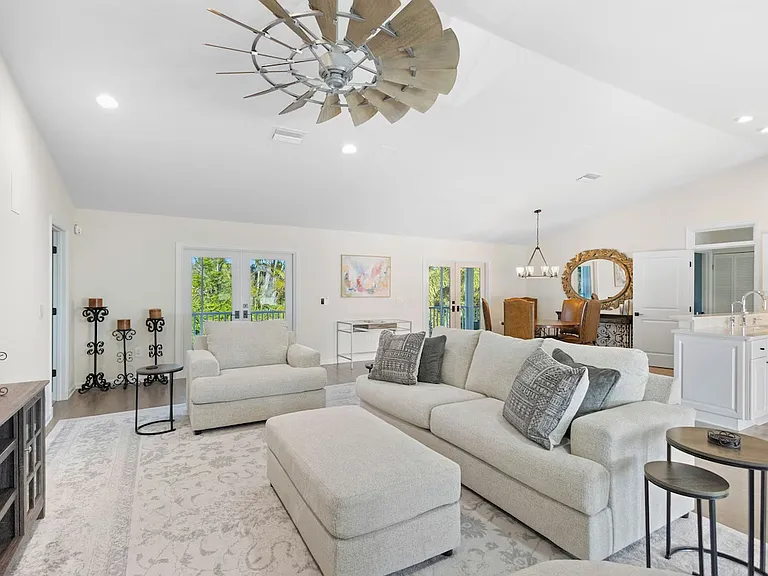 350 Firehouse Ct — Photo 7