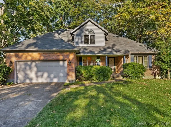 656 Hampton Court, Sellersburg, IN 47172