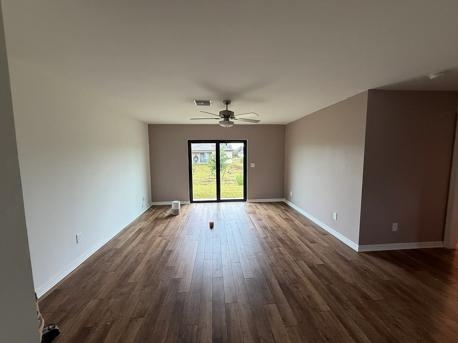 3 bed, 1270 sqft, $1,895 — Photo 3