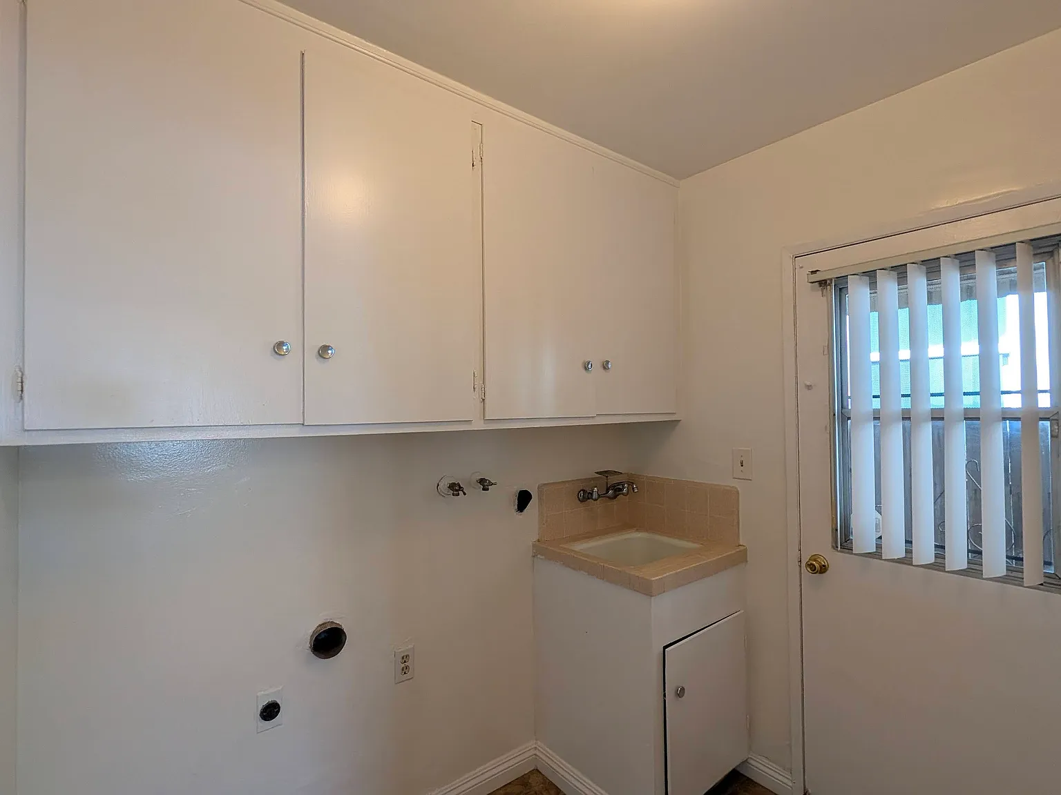 2 bed, $2,400 — Photo 3