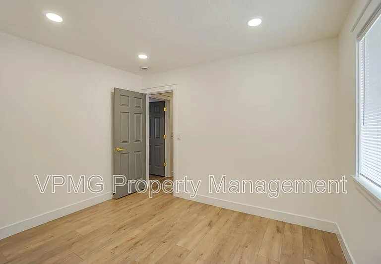 423 NW 153rd St — Photo 31