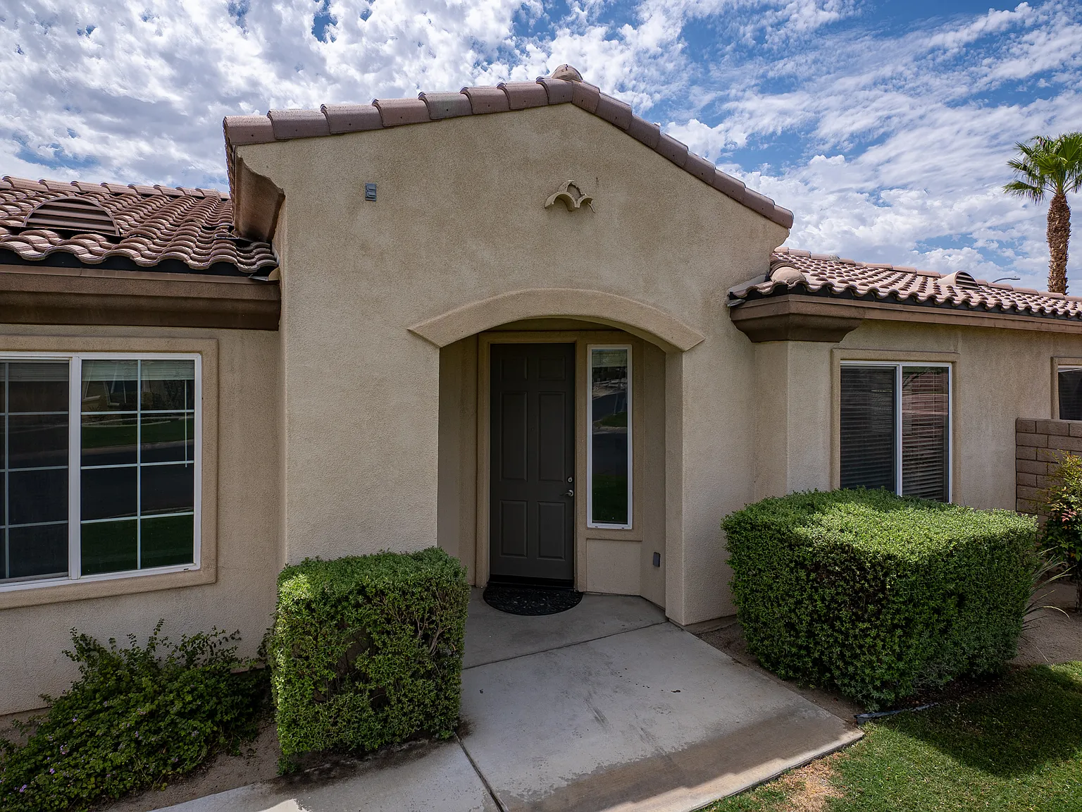 3 bed, 1796 sqft, $3,300 — Photo 3