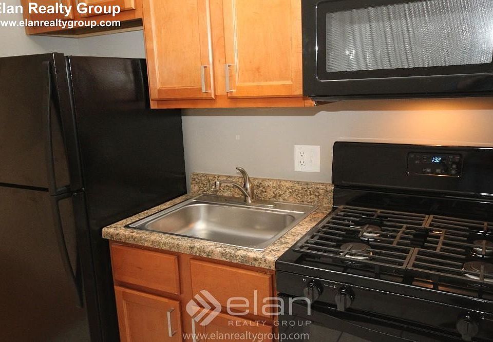 1st image of 1301 W Argyle St APT 102