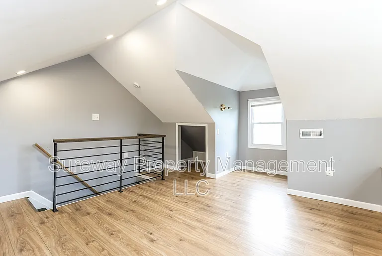 300 Darcy Ave #B — Photo 6