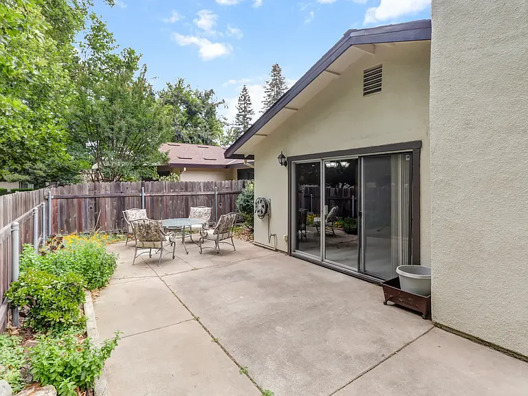 2262 Autumnleaf Ln — Photo 17