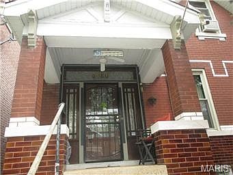 3rd image of 5026 S Grand Blvd