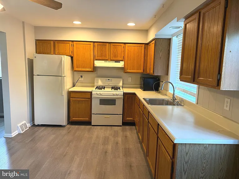 121 National Ave #IST FL — Photo 3