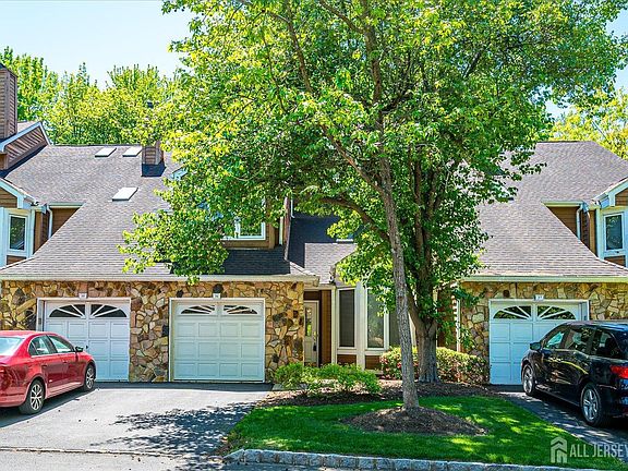 2nd image of 36 Ravenswood Ct