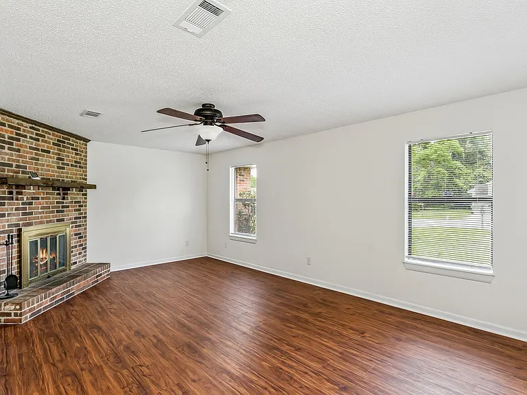421 Tampico Way — Photo 4